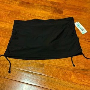 NWT Black Swim Skirt size Medium